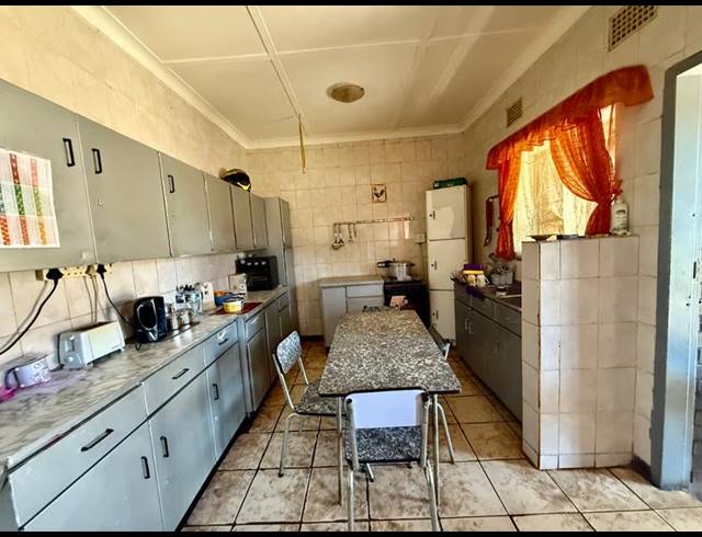 3 BEDROOM HOUSE FOR SALE IN VANDERBIJLPARK CE 1